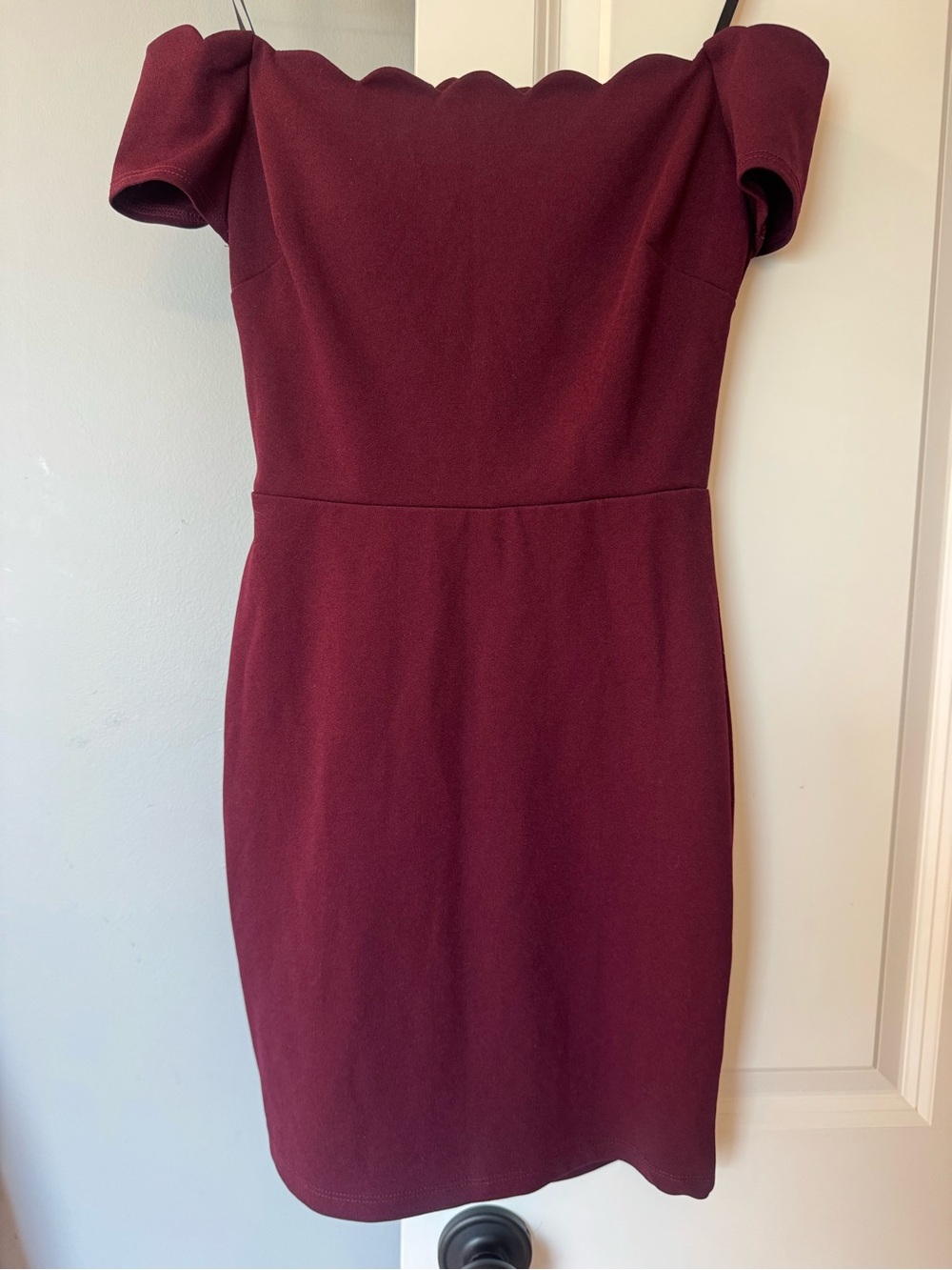 Camille La Vie Off-Shoulder Scallop Neck Sheath Dress Wine Burgundy Maroon 5/6